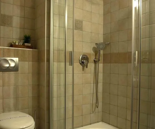 Szallo 住宿加早餐酒店 Szekszárd